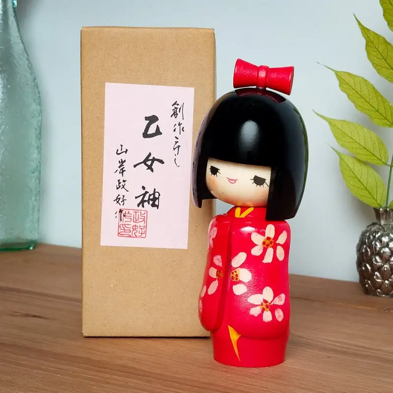 Bambola Kokeshi in legno - immagine 3